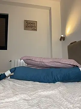 NickiLike - anal plug+finger in pussy