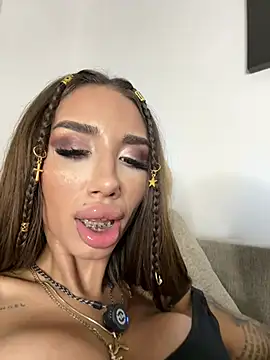 BlueEyes_BB - No panties 👅🔞🍆