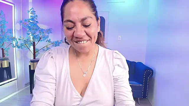 Silvana_lane - 2 finger in my ass 🍑✌