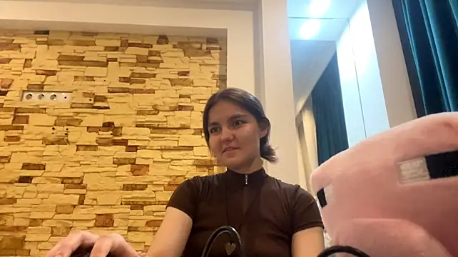 JessiePolemeni - show u smth in dm :3