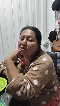 Brenda_Berck_ - open ass and smell finger