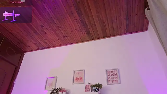 Malka_Burning - VIBRATOR IN ASS 💕