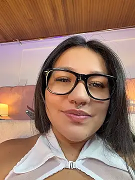 Emily_Gomezz - Play pussy with dildo