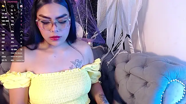 Moonlight_gp - Flash my bare tits and squeeze them