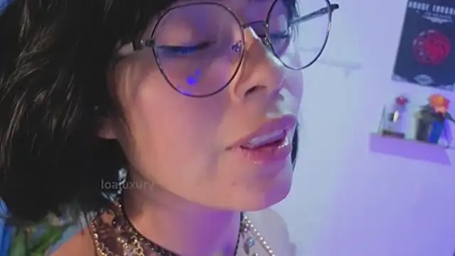LoaLuxury - finger pussy slow