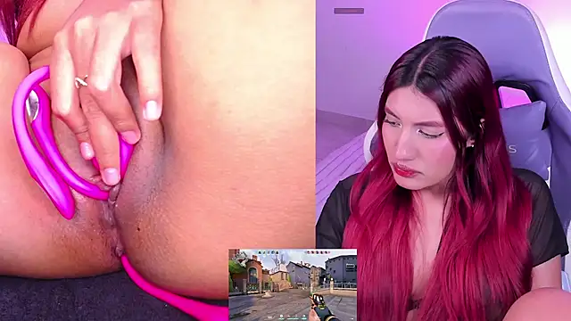 MiaaVoss - clamps on my nipples🍒
