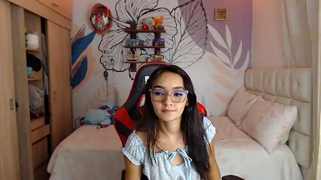 LinzyBaner - Make my pussy get wet for you.