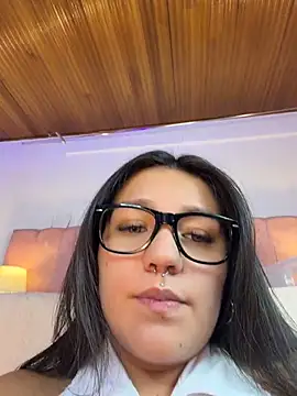 Emily_Gomezz - Play pussy with dildo