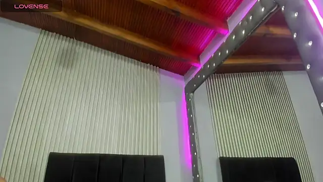 Paulinna_Curvy - show my pussy close to cam