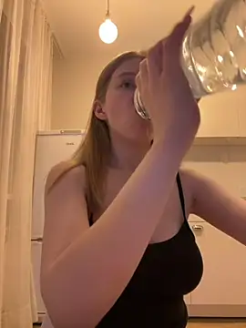 Evie_Wayne - Topless