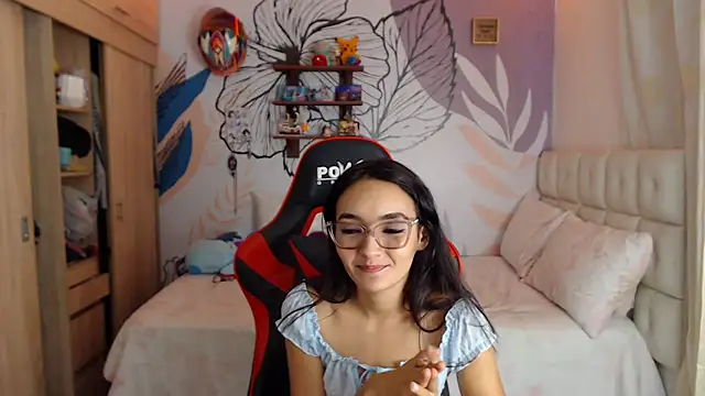 LinzyBaner - Make my pussy get wet for you.