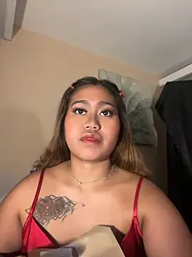Vien_pussy69 - RIDING DILDO IN DOGGY POSE