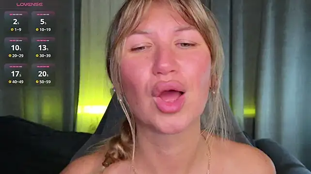MilaBott - get naked and oil on my tits