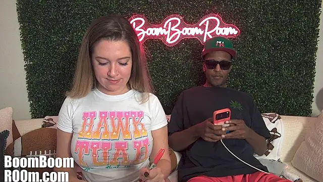 Boomboomr00m - Pussy Play 🌸 LT Chooses Pink Toy(s)