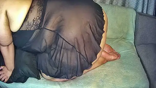 BustyThickyAss - LETS CLAP ASS BABE
