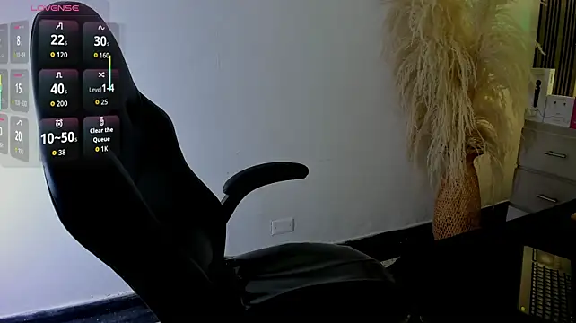 AmberGreyy_ - Oil in my big boobs 🖤