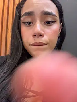 Sara-Castillo - SUPER MEGA SQUIRT IN THE MEN'S BATHROOM