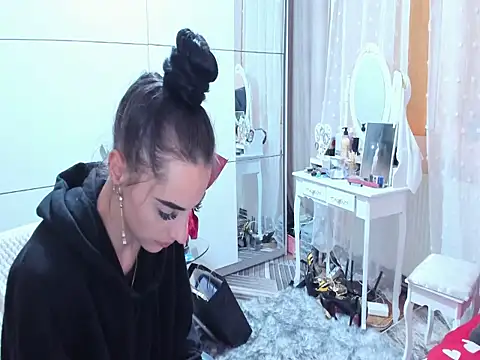 Jessycute28 - obey and get my panties wet