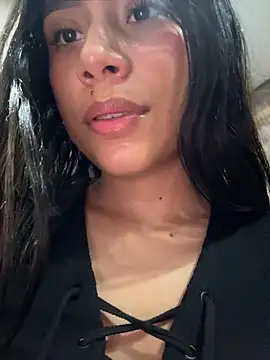 Sara-Castillo - SUPER MEGA SQUIRT IN THE MEN'S BATHROOM