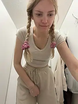 Elsawhere - dangerous doggy in panties in UBER 🤯🚕