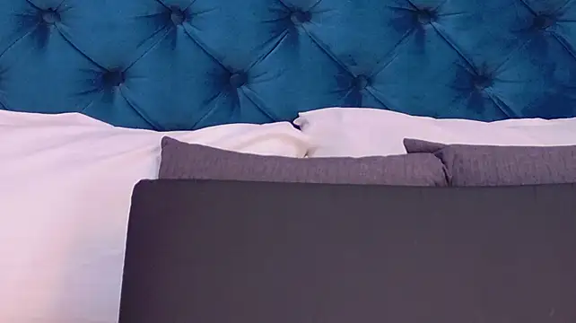 RoxyReinn - spank my butt until it's red