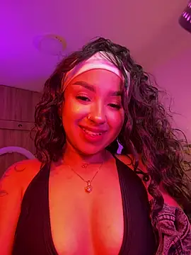 LilithVelovva - Top off🤤😏