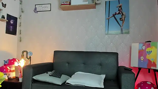 Alaia_Love77 - BREASTS OUT, ICE NIPPLES 😋🥵