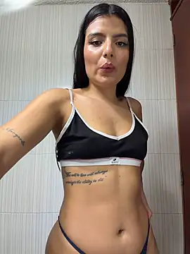 Gigymoon - Show boobs+ rub pussy
