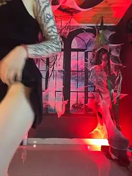 Lilith_X_Lucifer - spit feet
