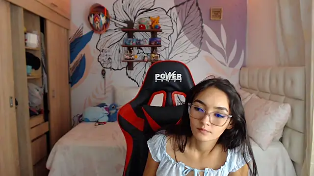 LinzyBaner - Make my pussy get wet for you.