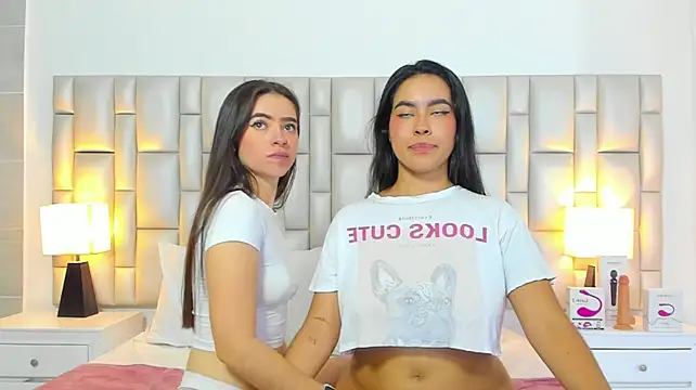 Paola_katy_dicks - SHOW SCISSORS