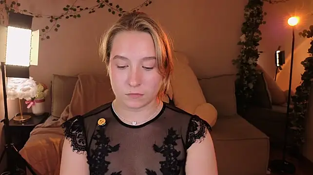 Saint_trisha - cameltoe over cam