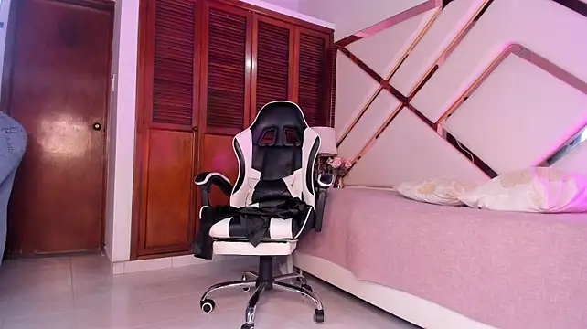 Anahi_falcon