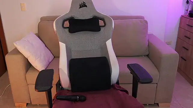 Anyacutex - striptease and play with my ass