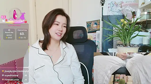 Sallycui - 裸体风一圈