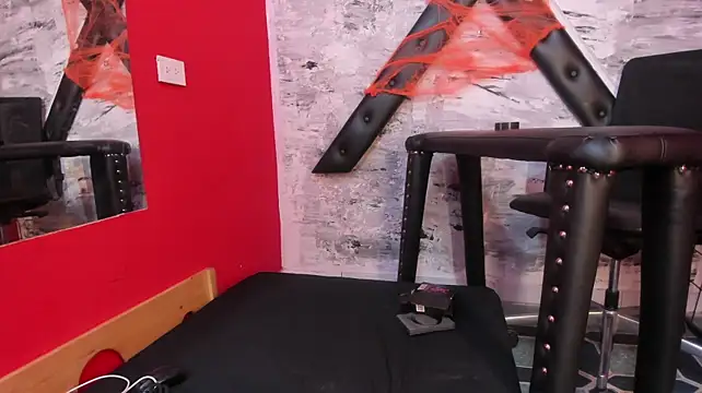 MasterAndMuse - SPANK ASS HARD X 20