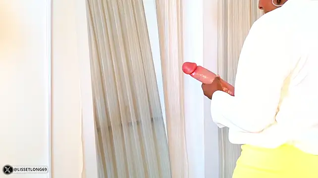 Lissetlong69 - Topless in front of the mirror