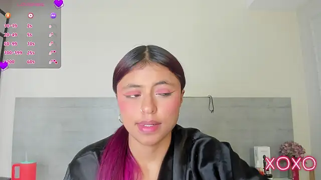 SunnyWhitee - finger in my pussy