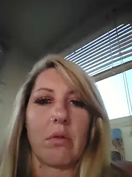 SheIsSomething - Squirt outside LT gets 5 min TC