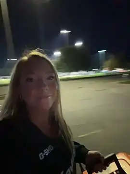 Prettymouthpeach - Cum show