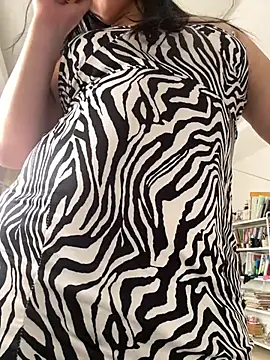 Tavie1744 - bare my butt 2min
