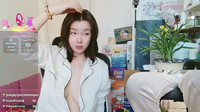 Sallycui - 裸体风一圈