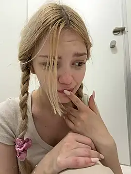 Elsawhere - pants OFF behind UBER driver 🤯 risk!