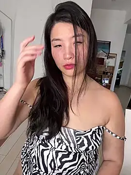 Tavie1744 - bare my butt 2min