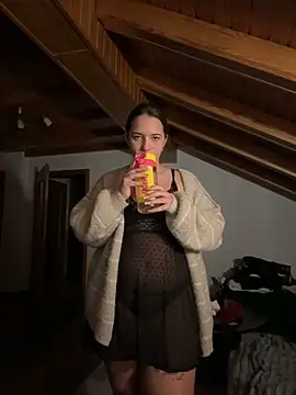 Naomi-Klein - Show my cute ass 🍑