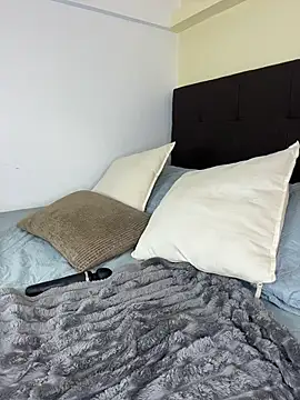 Emma_Vonn - Rub ass with fingers