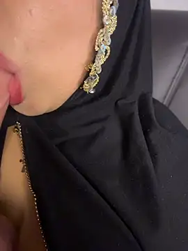 Zahra_Jalid - TWERK✨ MOVING ASS ✨