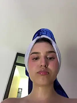 MIACUTEE_ - 2 fingers in my ass