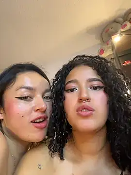 Arianna_n_Gema - SIT ON FACE AND LICK PUSSY