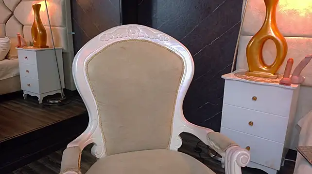 KiraClay - Fantastic Clit Play